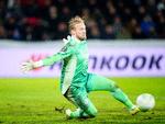 Kasper Schmeichel spillede en stor kamp mod Randers - indtil bolden hoppede over hans fod, så det det danske hold kunne reducere til 3-1 mod Leicester.  Foto: Bo Amstrup/Ritzau Scanpix