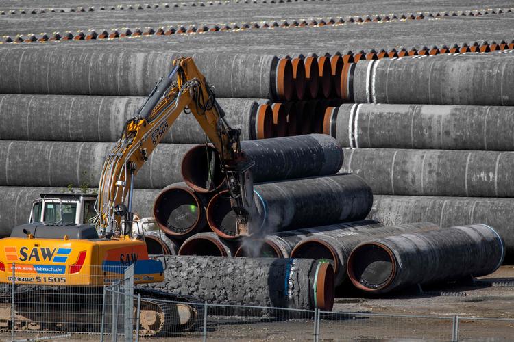 Anlægget af gasledningen Nord Stream 2 er nu stoppet, men også herhjemme bygger vi nye ledninger til naturgas.  Foto: Odd Andersen/Ritzau Scanpix