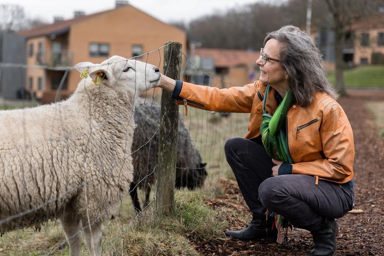 Ilse Sand, præst, psykoterapeut og bestsellerforfatter til bøger om at være særligt sensitivt og om at være sig selv bekendt.  Foto: Astrid Collin