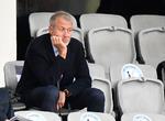 Chelsea FC og Roman Abramovich har i 19 år nydt godt af hinanden. Fodboldklubben har fået sportslig succes, og oligarken har fået positiv omtale. Men efter Ruslands invasion af Ukraine går forholdet en usikker fremtid i møde. Foto: Martin Meissner/Ritzau Scanpix