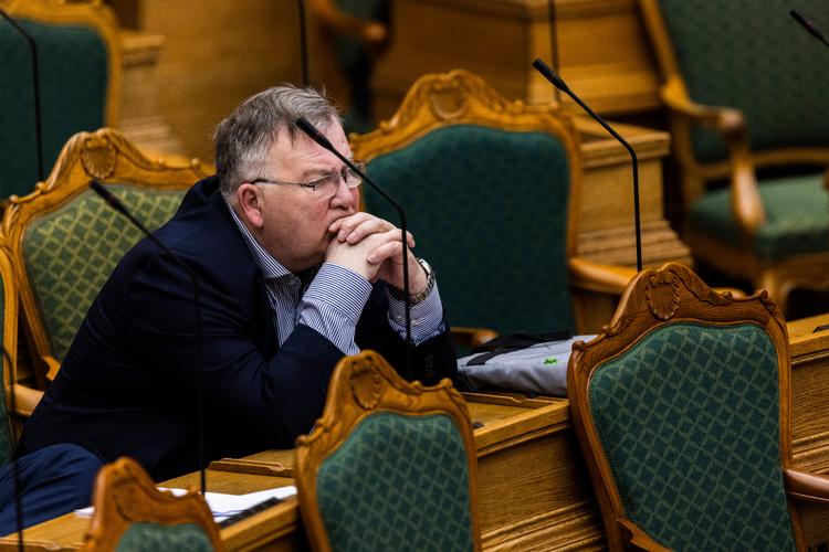 Foruden mødet i Udenrigspolitisk Nævn deltog Claus Hjort Frederiksen (V) i torsdags også i et ekstraordinært møde i Folketingssalen om at benytte danske kampfly til at sikre luftrummet over Polen. Foto: Martin Sylvest/Ritzau Scanpix   Foto: Martin Sylvest/Ritzau Scanpix