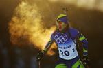 Det er ikke længere end en måned siden, at skiskytten Dmytro Pidruchnyi deltog i Vinter-OL i Beijing. Han har fortsat gevær i hånden, men nu på en helt anden alvorlig vis - han tjener i nationalgarden i krigen mod Rusland. Foto: Hannah Mckay/Ritzau Scanpix
