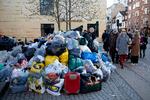 Aflever dit aflagte tøj i den lokale genbrugsbutik i stedet for at sende til det Ukraine, lyder det fra Folkekirkens Nødhjælp. Foto: Finn Frandsen