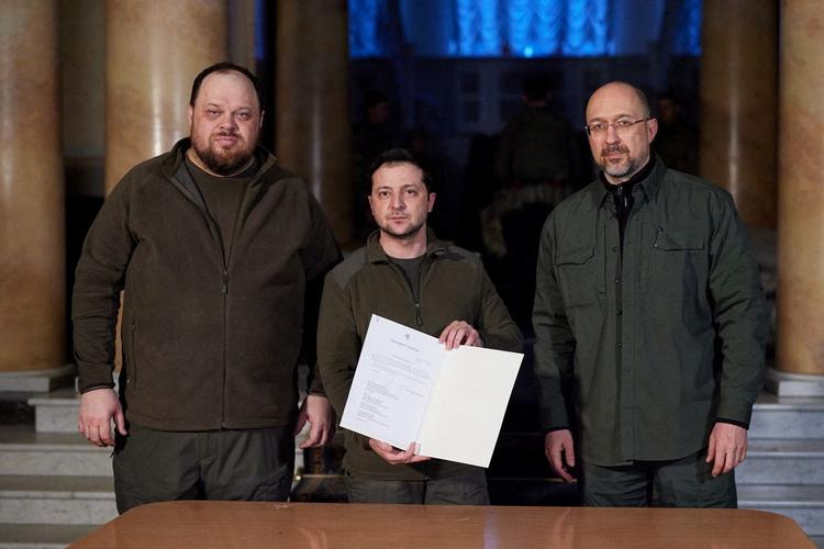 Ukraines præsident Zelenskyj sagde i en videotale til EU-Parlamentet tirsdag, at muligheden for EU-medlemskab netop er det, der får mange ukrainere til at sætte livet på spil i kampen for et selvstændigt Ukraine. Foto: Ukrainian Presidential Press Ser/Ritzau Scanpix