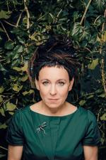 Olga Tokarczuk (f. 1962) fik nobelprisen i 2018 for, som Det Svenske Akademi formulerede det, »en fortællekunst, der med encyklopædisk lyst fremstiller grænseoverskridelse som en livsstil«. Foto: Lukasz Giza