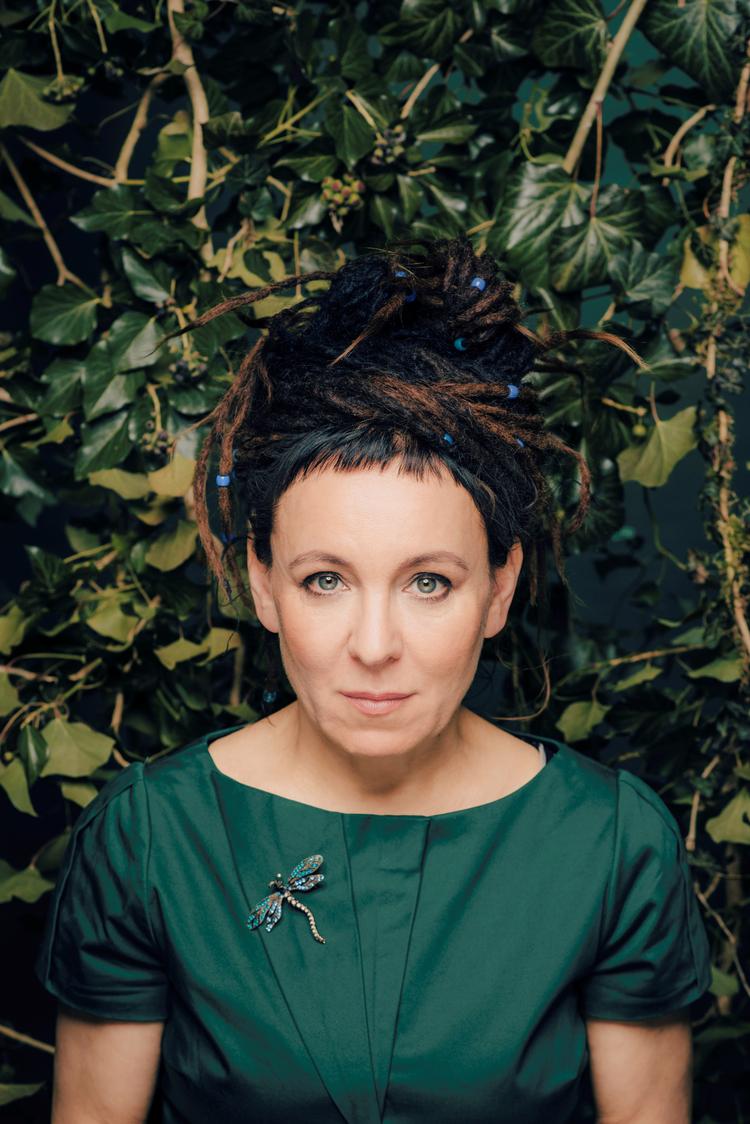 Olga Tokarczuk (f. 1962) fik nobelprisen i 2018 for, som Det Svenske Akademi formulerede det, »en fortællekunst, der med encyklopædisk lyst fremstiller grænseoverskridelse som en livsstil«. Foto: Lukasz Giza