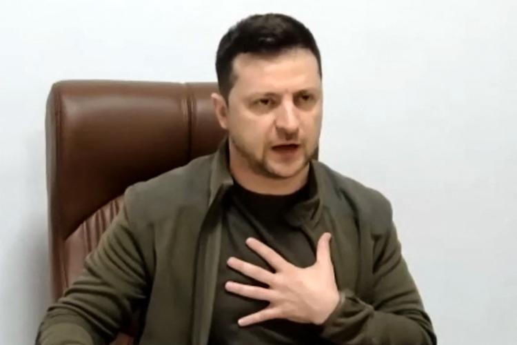 Ukraines præsident, Volodymyr Zelenskyj, har spurgt USA’s præsident om mere hjælp, i takt med at Ukraine kommer under voksende pres fra russiske styrker. Foto: -/Ritzau Scanpix