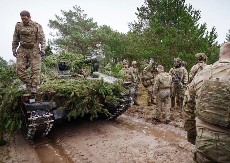 Forsvarets kampbataljon på højt beredskab træner i øvelsesterrænet ved Oksbøllejren. Forsvaret har sat bataljonen på skærpet beredskab i forbindelse med situationen i Rusland og Ukraine og den er klar til at blive udsendt og indsat i løbet af 1-5 dage, hvis det kræves. Foto: Bo Amstrup/Ritzau Scanpix