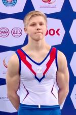 Den 20-årige russiske gymnast Ivan Kuliak står foran en disciplinærsag, efter at han lørdag optrådte med 'Z' på tøjet som støtte til Putins krig. Principielt deltog han som neutral atlet. Foto: Skærmbillede Euronews