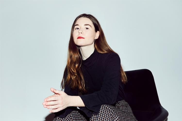 Johanna Hedmans debutroman er klog på kærlighed. Og menneskelig psykologi.  Foto: Elvira Glänte