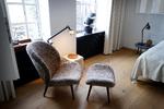 Hvis du booker et ophold på et af Vipps fem små hoteller, kan du forvente at skulle overnatte i et univers af Vipp-produkter og generelle design-klassikere. Foto: Jens Dresling