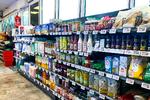 Der kommer omkring 500 forskellige varer på hylderne i Let-Købs nye ubemandede butikker. Foto: PR