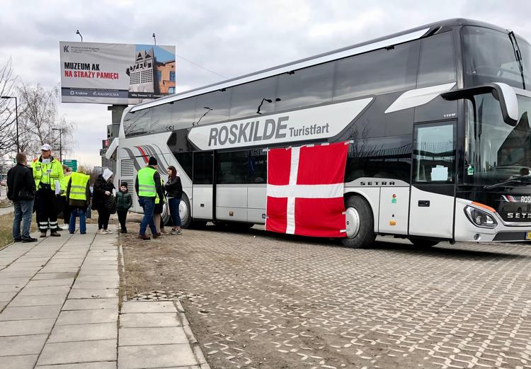 Mette Marklund arrangerede bustransport for 58 ukrainere, der nu er i Danmark. Foto: Privatfoto