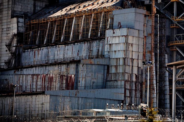 25 år efter atomkatastrofen i Tjernobyl besøgte Politiken den døde zone omkring atomkraftværket. Her ses reaktor 4. Foto: Martin Lehmann
