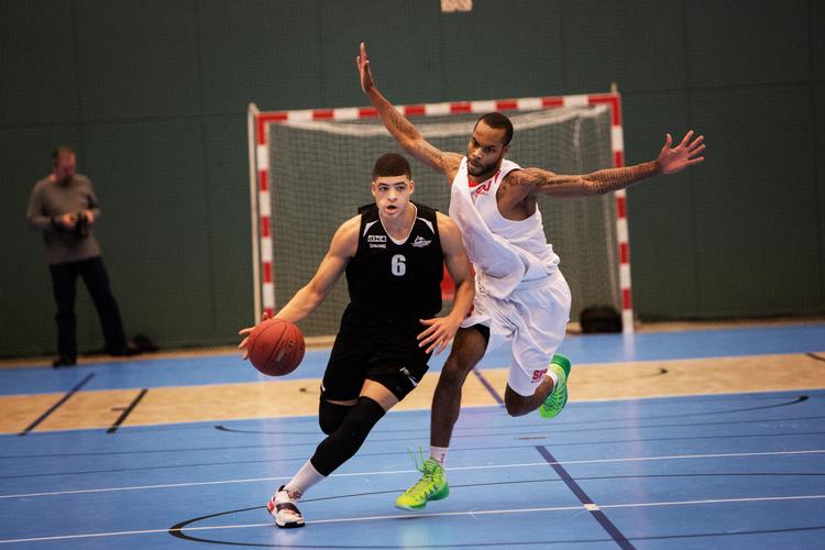 l Iffe Lundberg (forrest) har skrevet kontrakt med NBA-topholdet Phoenix Suns. Foto: Charlotte de la Fuente