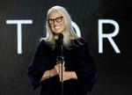 Jane Campion med prisen for bedste instruktør under Critics Choice Awards forleden.  Foto: Mario Anzuoni/Ritzau Scanpix