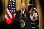 WASHINGTON, DC - MARCH 16: U.S. President Joe Biden speaks during an event to mark the reauthorization of the Violence Against Women Act at the East Room of the White House on March 16, 2022 in Washington, DC. President Biden, who helped to write the original piece of the legislation in 1994 when he was a senator on Capitol Hill, held the event to make the reauthorization of the law that helps to protect women from violence. Alex Wong/Getty Images/AFP == FOR NEWSPAPERS, INTERNET, TELCOS &amp; TELEVISION USE ONLY == Foto: Alex Wong/Ritzau Scanpix