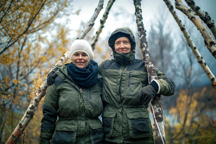De to veninder Katja på 34 år fra Brøndby og 31-årige Katrine Berg, som bor tæt på Oslo, er militærveninder.
De mødte hinanden for ti år siden, da de aftjente værnepligt og holder stadig sammen. Foto: United