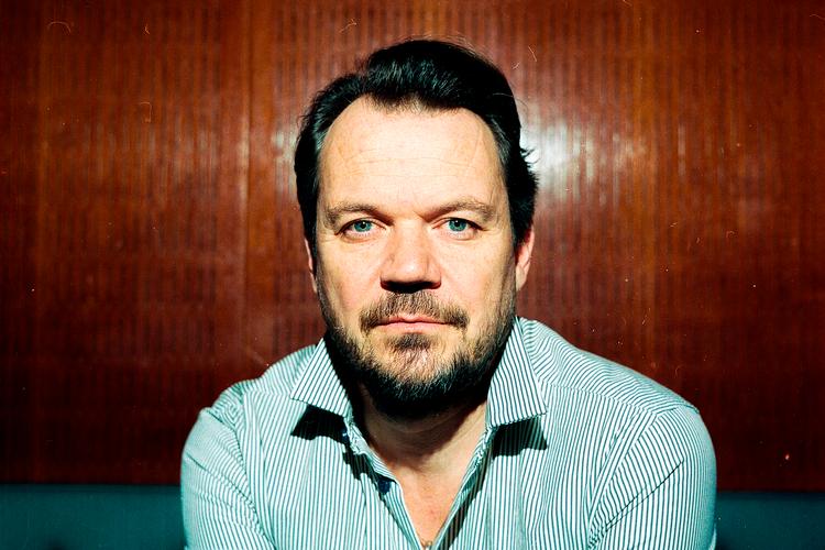 Peter Sommer er god til at tage sin musik nye veje uden at dreje halsen om på sit eget udtryk undervejs. Fotograf: Søren Lynggaard
 