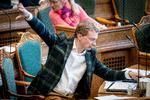 Partileder Morten Messerschmidt (DF) er sammen med andre DF-profiler politianmeldt for uretmæssigt brug af en lokal partikasse til indkøb af mad og vin. Morten Messerschmidt henviser til sin partisekretær, som afviser beskyldninger om underslæb, mandatsvig og/eller dokumentfalsk i den lokale partiforening i Hjørring.
 Foto: Mads Claus Rasmussen/Ritzau Scanpix