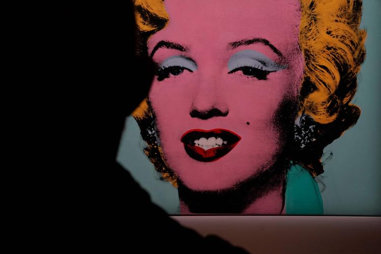 'Shot Sage Blue Marilyn' er fra 1964. Det er et af fem malerier, Warhol lavede med Monroe som motiv.  Foto: Timothy A. Clary/Ritzau Scanpix