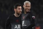   Neymar Jr. og Leonardo Messi topper listen over spillerlønninger i Frankrig. Men sportsligt får deres klub PSG ikke meget for pengene, og forleden hilste tilhængerne dem med en pibekoncert. Foto: Sebastien Salom-gomis/Ritzau Scanpix