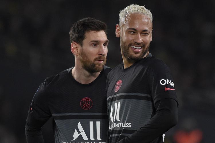   Neymar Jr. og Leonardo Messi topper listen over spillerlønninger i Frankrig. Men sportsligt får deres klub PSG ikke meget for pengene, og forleden hilste tilhængerne dem med en pibekoncert. Foto: Sebastien Salom-gomis/Ritzau Scanpix
