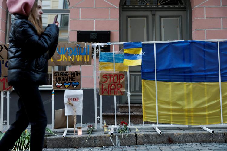 Estland med 1,3 millioner indbyggere forbereder sig på at modtage over 100.000 ukrainske flygtninge. Opbakningen til netop Ukraine er stor i Tallin. Foto: Benoit Tessier/Ritzau Scanpix