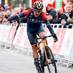 Richard Carapaz jubler over sejren i næstsidste etape. Foto: Vola a Catalunya. 