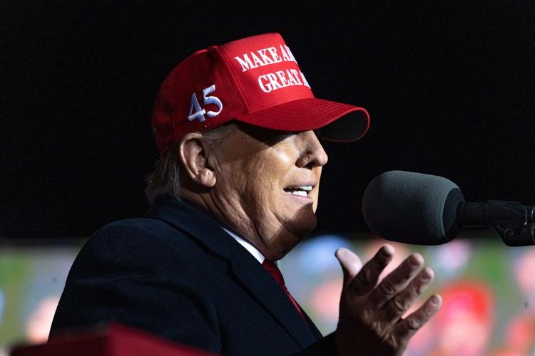 COMMERCE, GA - MARCH 26: Former U.S. President Donald Trump speaks during a Save America rally at the Banks County Dragway on March 26, 2022 in Commerce, Georgia. This event is a part of Trump's Save America tour around the United States. Megan Varner/ Getty Images/AFP == FOR NEWSPAPERS, INTERNET, TELCOS &amp; TELEVISION USE ONLY == Foto: Megan Varner/Ritzau Scanpix