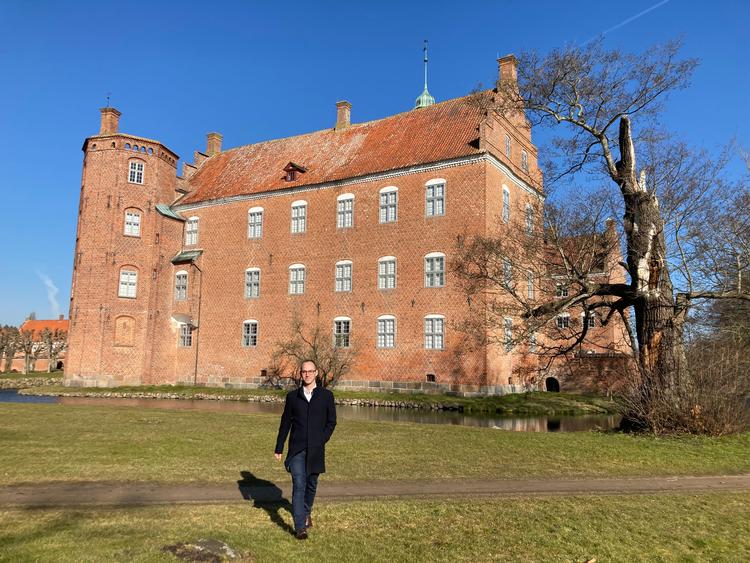 Kasper Steenfeldt Tipsmark skriver ph.d. om Christian 4.'s heste.  Foto: Gammel Estrup
