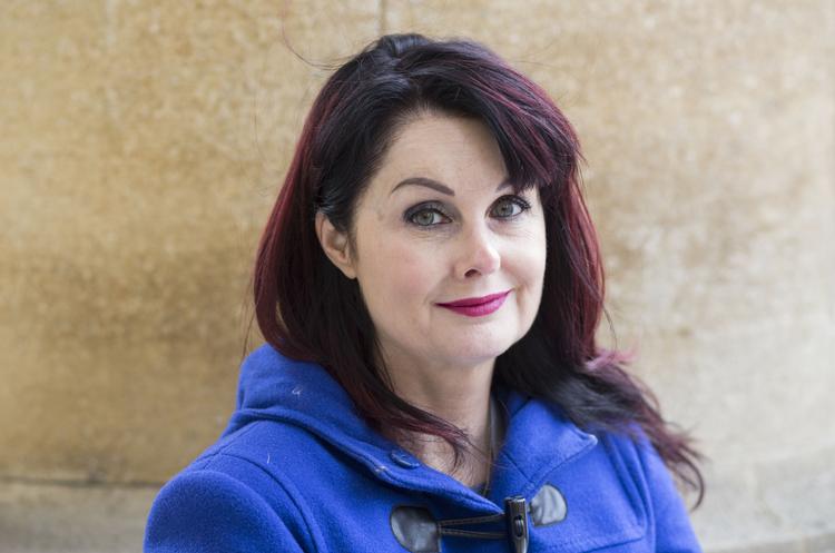 »Det er muligt, at jeg ikke skriver de mest intellektuelle romaner, men jeg har ramt en guldåre. Jeg er en del af en tidsånd, og det er jeg stolt af«, sagde den irske forfatter Marian Keyes, da hun i 2005 mødte nogle af sine læsere på Hovedbiblioteket i København.   Foto: David Hartley/shutterstock/Ritzau Scanpix