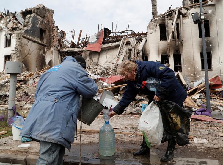 Den ukrainske by Mariupol har været udsat for massive ødelæggelser. En ukrainsk politiker hævder, at russerne også har brugt kemiske våben, men det er ikke bekræftet.  Foto: Alexander Ermochenko/Ritzau Scanpix