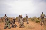 Human Rights Watch beretter, at øjenvidner har oplyst organisationen om, at Mali militær og russisktalende soldater har henrettet civile i Mopti-regionen. På dette billede fra 2012 øver maliske soldater sig i at håndtere en gidselsituation i netop Mopti-regionen. Foto: Francois Rihouay/Ritzau Scanpix