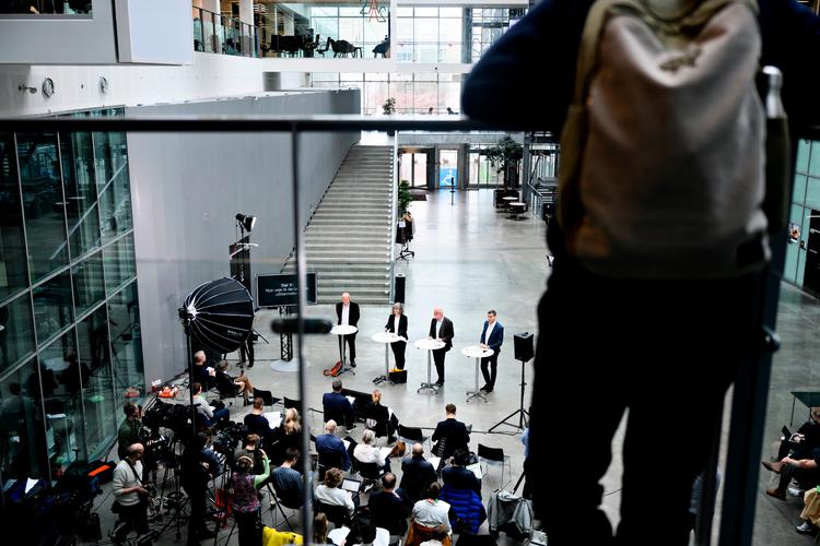 Regeringens Reformkommission præsenterer sine første anbefalinger i rapporten 'Nye reformveje 1' på et pressemøde på IT-universitetet i København. Foto: Philip Davali/Ritzau Scanpix