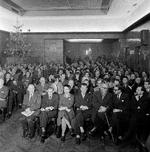 Forsamlingen af vrede sparere søndag 22. december 1957 i Karnappen i Niels Hemmingsens Gade. Foto: Erik Petersen