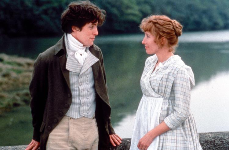 Edward Ferrars (Hugh Grant) beskedne ordentlighed er værdighedsbalsam på Elinor Dashwoods (Emma Thomson) ømme sjæl. Foto: Ronald Grant Archive / Mary Evan/Ritzau Scanpix