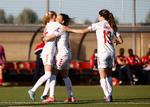 Janni Thomsen (i midten) bragte hurtigt Danmark foran, så da Olivia Holdt straks efter øgede til 2-0, gik forventningerne i retning af endnu en storsejr over Malta. De blev bare aldrig indfriet. Foto: Darrin Zammit Lupi/Ritzau Scanpix