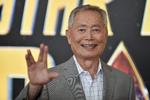 George Takei og hans partner var det første samkønnede par i West Hollywood, som søgte om ret til at blive gift, da højesteretten i Los Angeles i 2008 legaliserede ægteskaber mellem to mennesker af samme køn. Foto: Richard Shotwell/Ritzau Scanpix