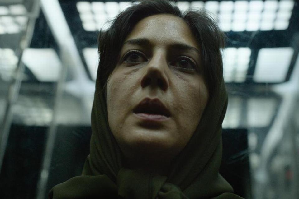 Ali Abbasis  'Holy Spider' foregår på persisk og i Iran, hvor en kvindelig journalist (Zar Amir Ebrahimi undersøger en række mord på prostituerede.  Foto: Nadim Carlsen