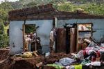 I alt 41..000 borgere er berørt af oversvømmelserne og mudderskreddene i Sydafrika. Foto: Phill Magakoe/Ritzau Scanpix