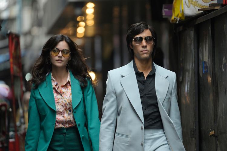 Historien om en psykopat og hans kæreste, der tager livet af backpackers og turister langs  1970'ernes hippietrail, har rod i virkeligheden og er blevet til en særdeles god serie.  PR-foto Netflix