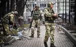 Russiske soldater fotograferet i Mariupol 12. april.  Foto: Alexander Nemenov/Ritzau Scanpix