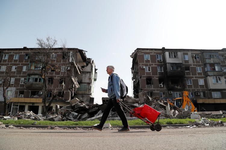 De tilbageværende soldater på stålværket Azovstal beder verden om hjælp til at blive evakueret sammen med en større gruppe civile ukrainere. Foto: Alexander Ermochenko/Ritzau Scanpix