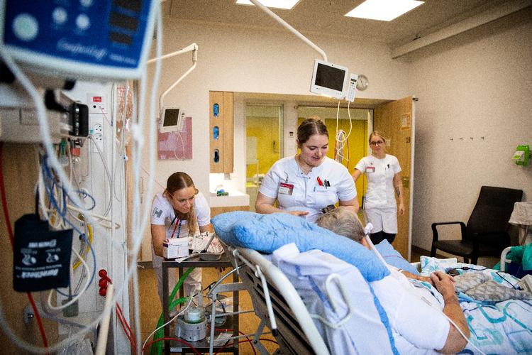 Sygeplejerskerne har haft travlt under coronakrisen. Og så var der også en opslidende strejke. Foto: Finn Frandsen