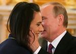 OL- og VM-guldvinderen Yelena Isinbayeva er erklæret medlem af 'Putin Team', men kan stadig godt sidde i IOC.
 Foto: Maxim Shemetov/Ritzau Scanpix