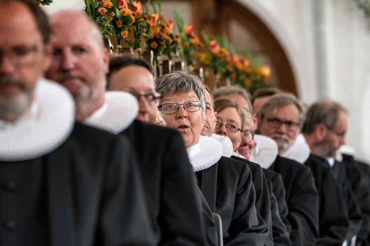 Marianne Gaarden (i midten), som er biskop over Lolland-Falster Stift, er en af de biskopper, som kritiserer regeringens forslag.  Foto: Per Rasmussen