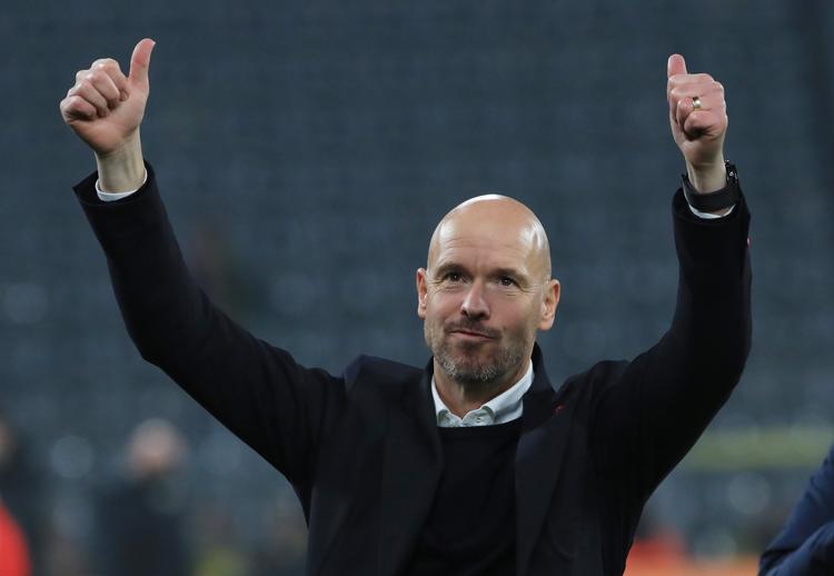 Her ses Erik ten Hag triumfere efter en Champions League-kamp i spidsen for Ajax. Det er også i den største europæiske klubturnering, Manchester United ser sig selv som en udfordrer til titlen.  Foto: Wolfgang Rattay/Ritzau Scanpix