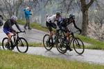 Romain Bardet fører an foran sin hollandske holdkammerat Thymen Arensman og australieren Michael Storer i det angreb, der indbragte franskmanden den samlede sejr i Tour of the Alps. Foto: Team DSM.  