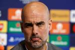 Pep Guardiola kan være munter på en pressekonference, men mandag serverede han også denne mine.  Foto: Jason Cairnduff/Ritzau Scanpix